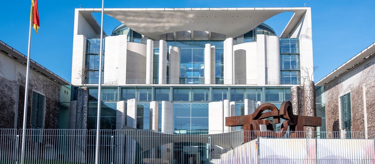 Reformpläne der Bundesregierung auf dem Prüfstand: Renten- und Pflegereform im Fokus