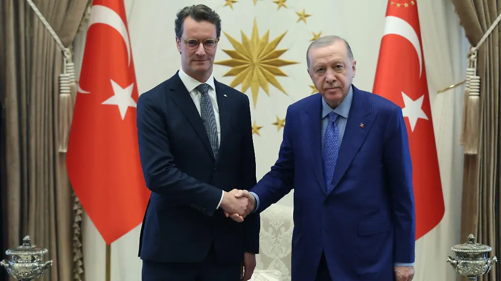 Erdogan empfängt Wüst in Ankara