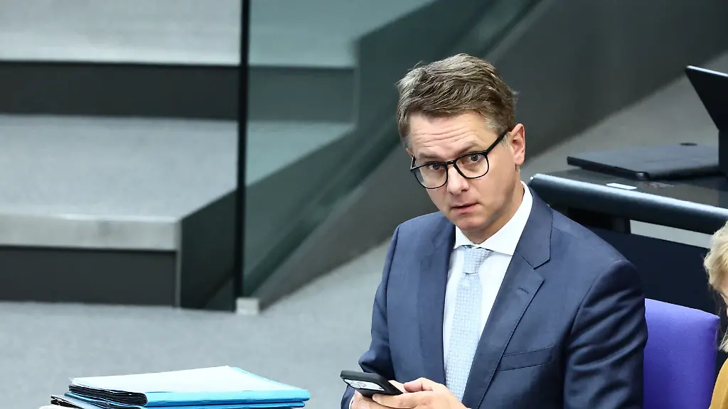 SPD droht mit Blockade von Linnemanns Pflegereform