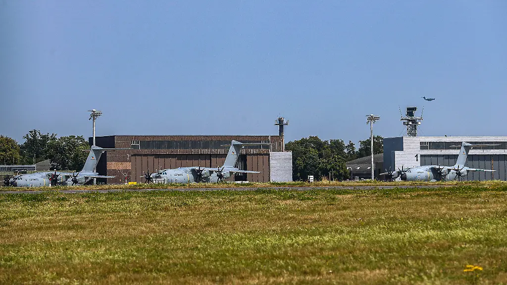 Sprengstofffund nahe Bundeswehr-Flugplatz Wunstorf: Drohnenverdacht und Ermittlungen