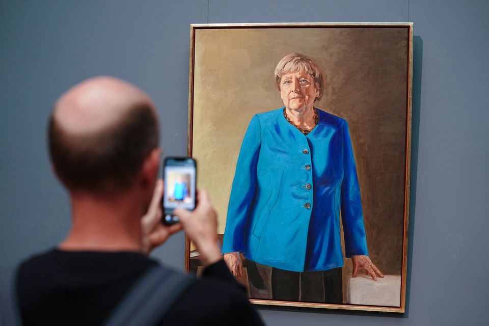 Angela Merkels Porträt zieht Besucher im Bode-Museum an