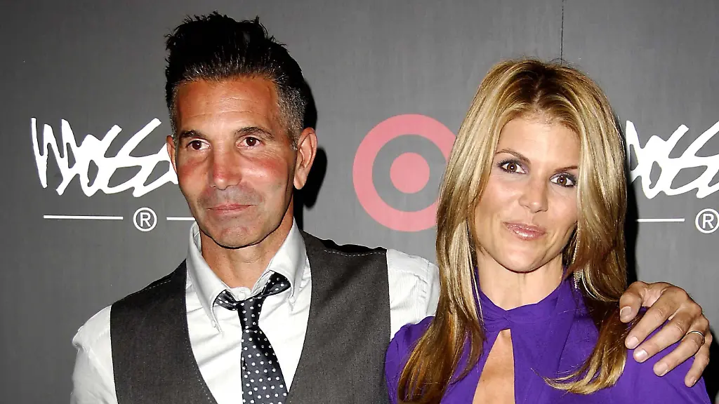 Lori Loughlin reicht Scheidung von Mossimo Giannulli ein