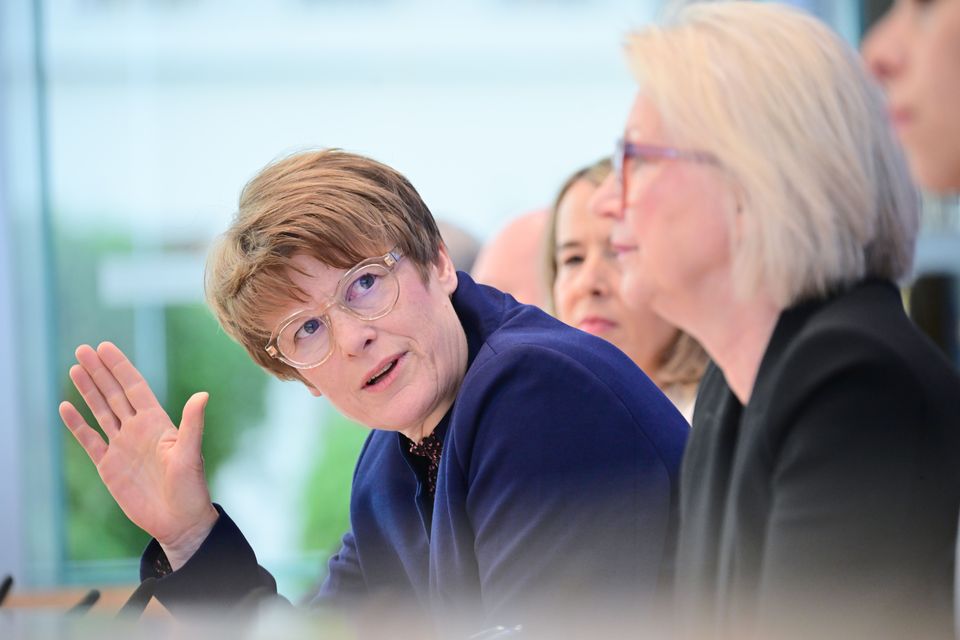 Kritik am neuen Tankrabatt: Warnungen vor langfristigen Folgen