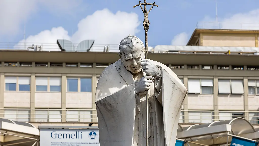 Papst Leo XIV erfolgreich an der Lunge operiert