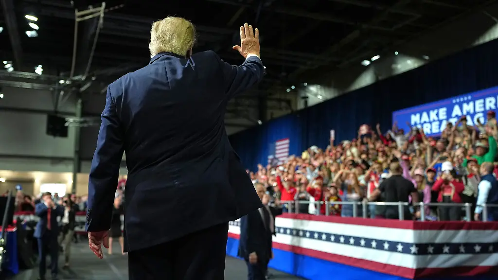 Trump sagt Wahlkampfauftritte ab und greift Reporter an