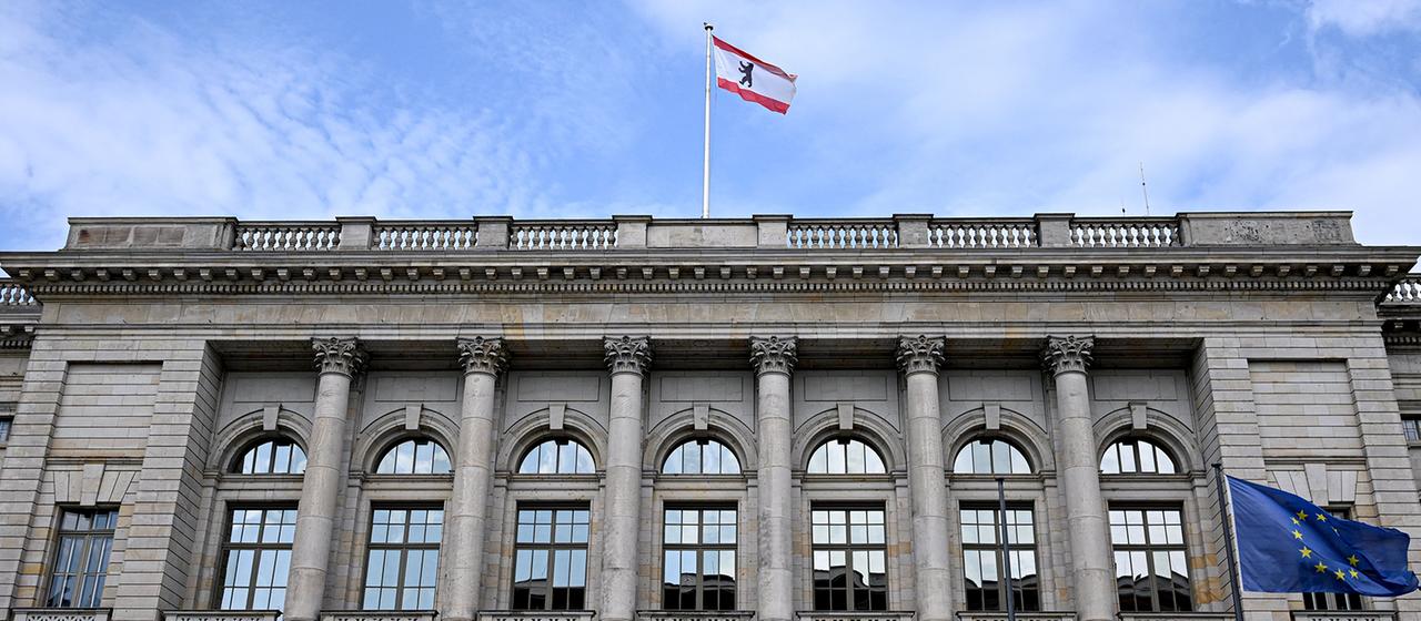 Berliner Parteien nehmen Sondierungsgespräche auf: Umgang mit Antisemitismus und Kriminalität geklärt