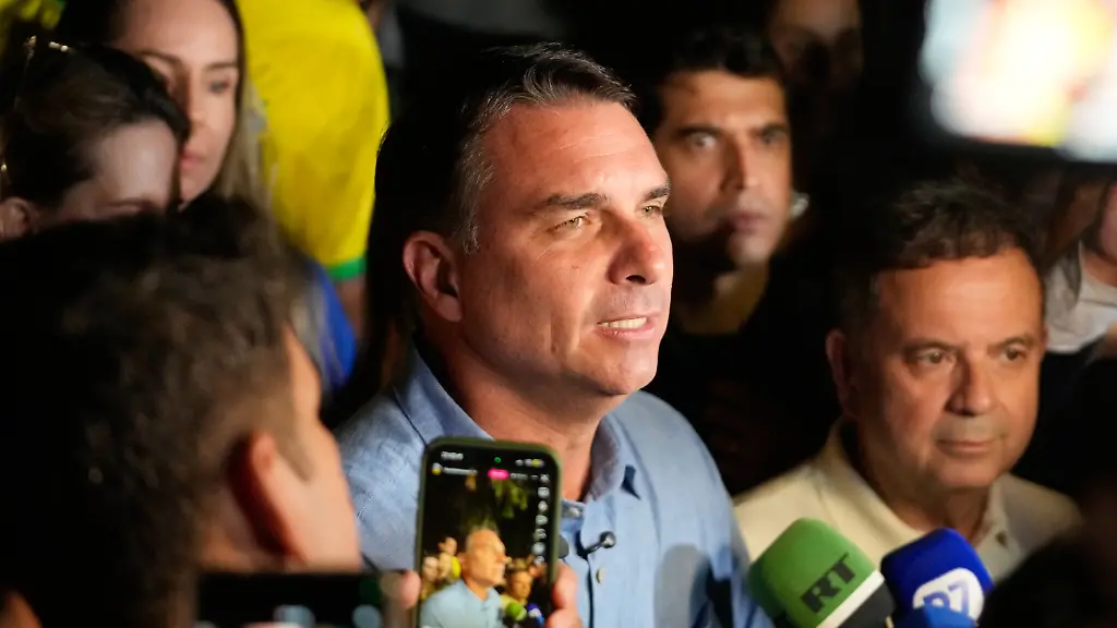 Flávio Bolsonaro und Lula in brasilianischer Stichwahl