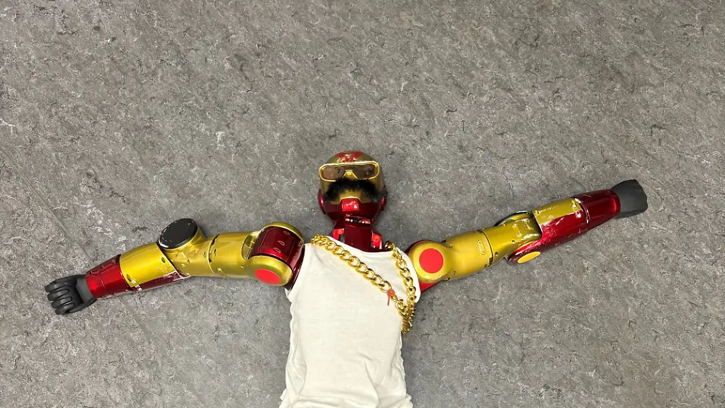 Ferngesteuerter Roboter belästigt Jugendliche in Köln