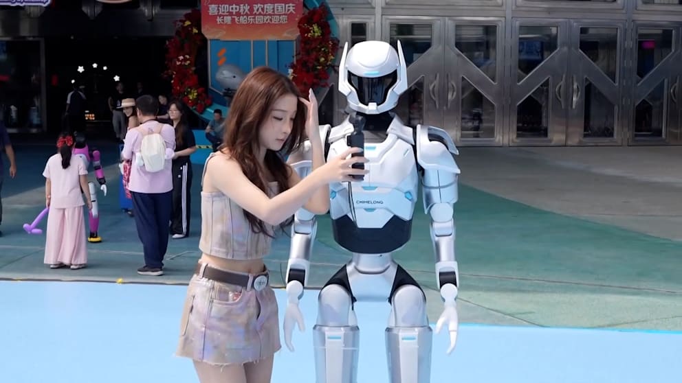 Weltweit erster Großroboterpark eröffnet in China