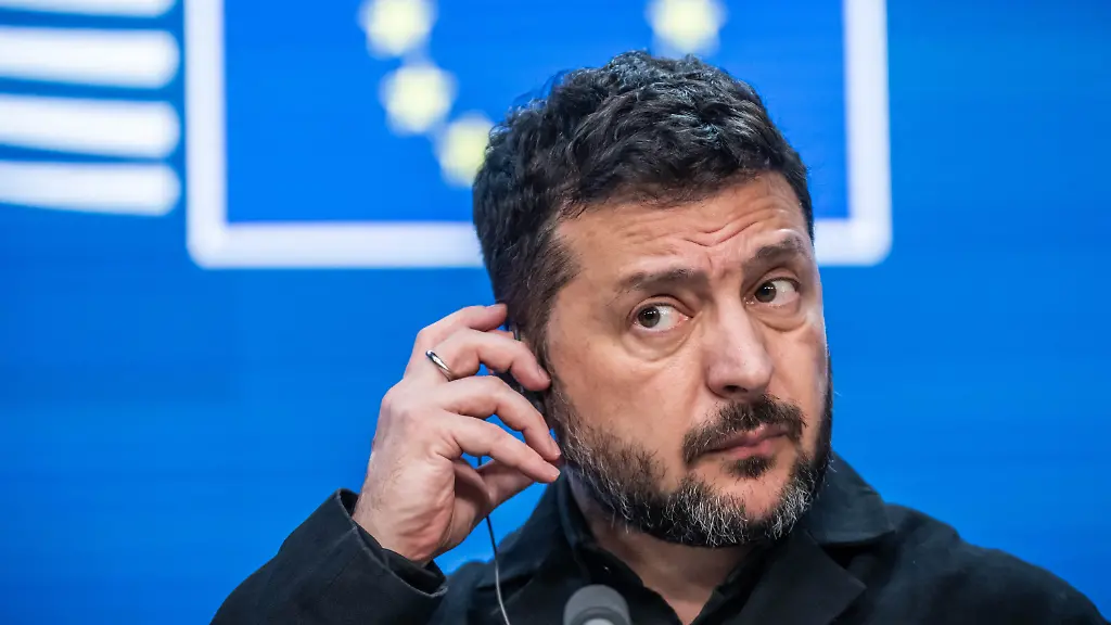 Selenskyj kritisiert Starlink-Drosselung in der Ukraine