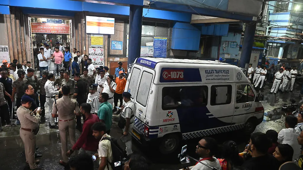 Tragödie bei Hindu-Fest: 17 Tote und zahlreiche Verletzte bei Massenpanik in Indien