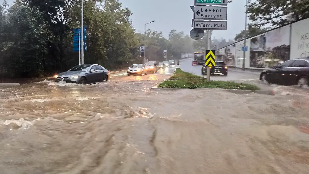 Schwere Regenfälle führen zu Überschwemmungen in Istanbul