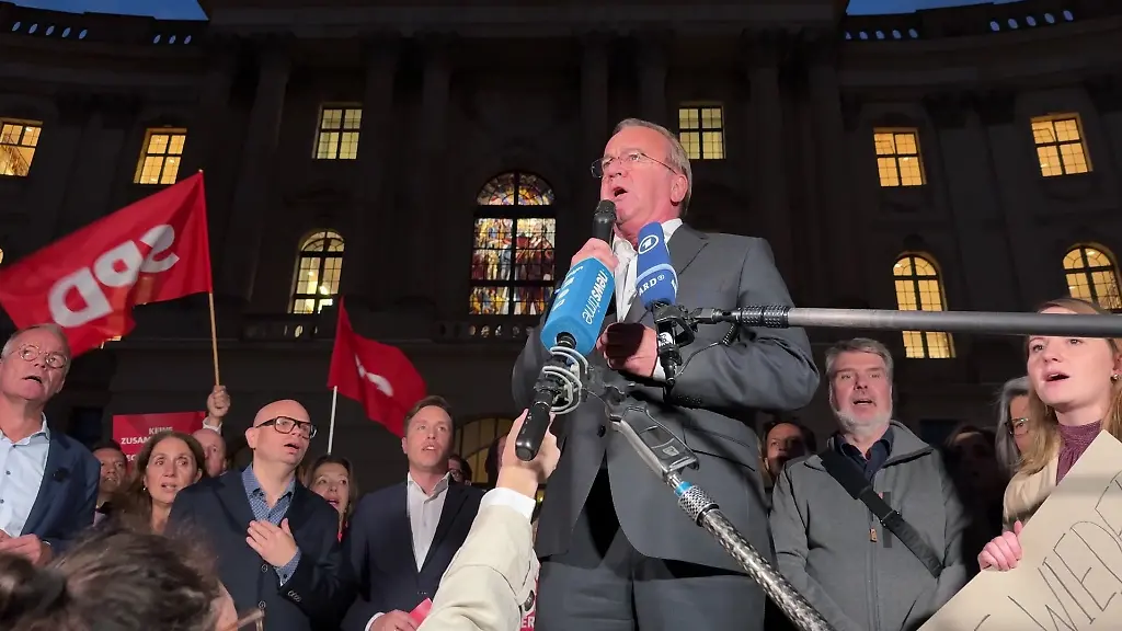 SPD protestiert gegen AfD-Wahl in Sachsen-Anhalt