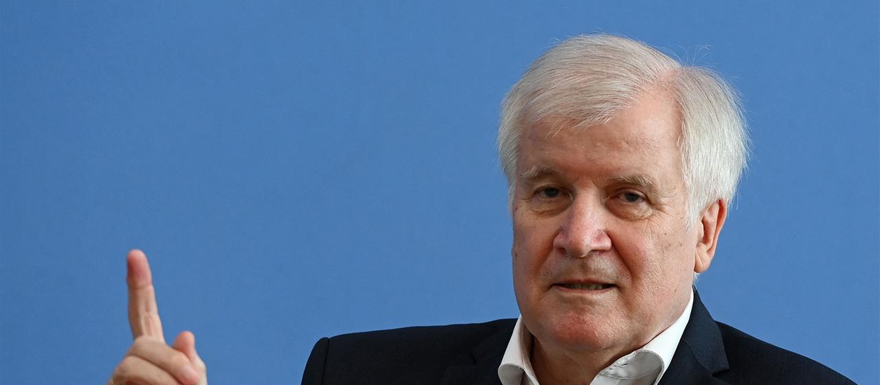 Kritik an Kanzler Merz durch Ex-CSU-Chef Seehofer
