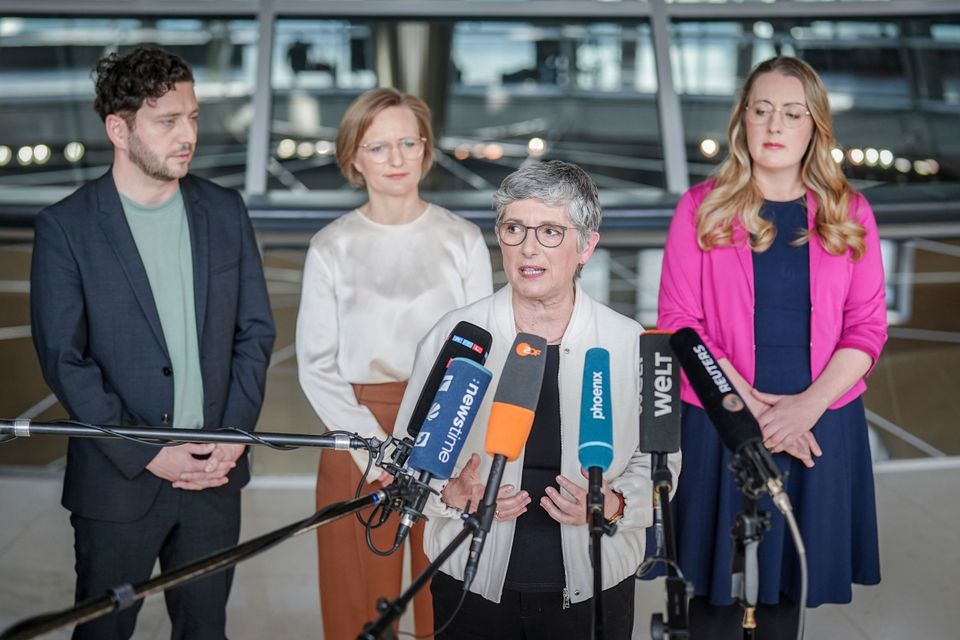 Konflikt bei den Grünen: Berliner Sondierungen im Fokus