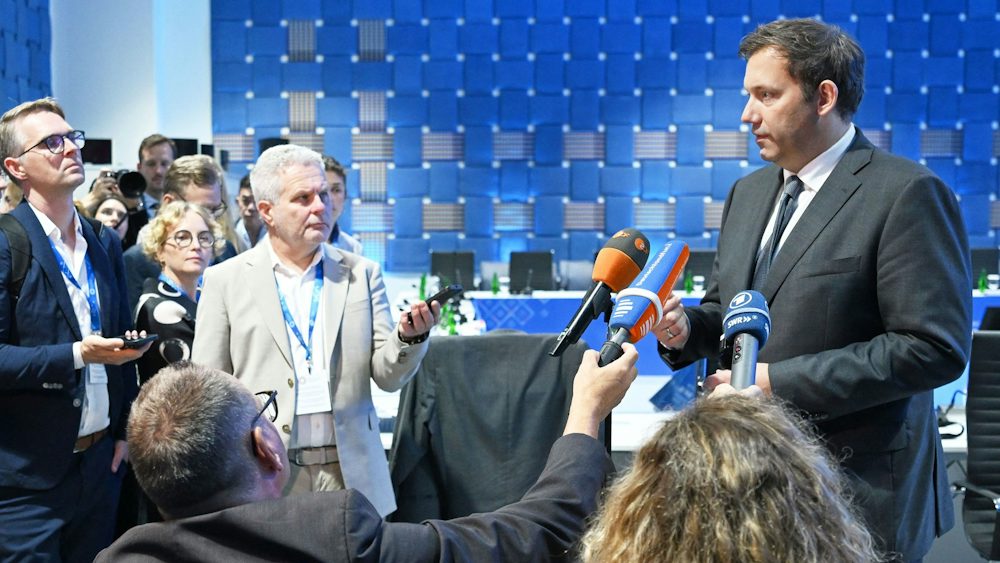Lars Klingbeils Herausforderungen bei der IWF-Tagung