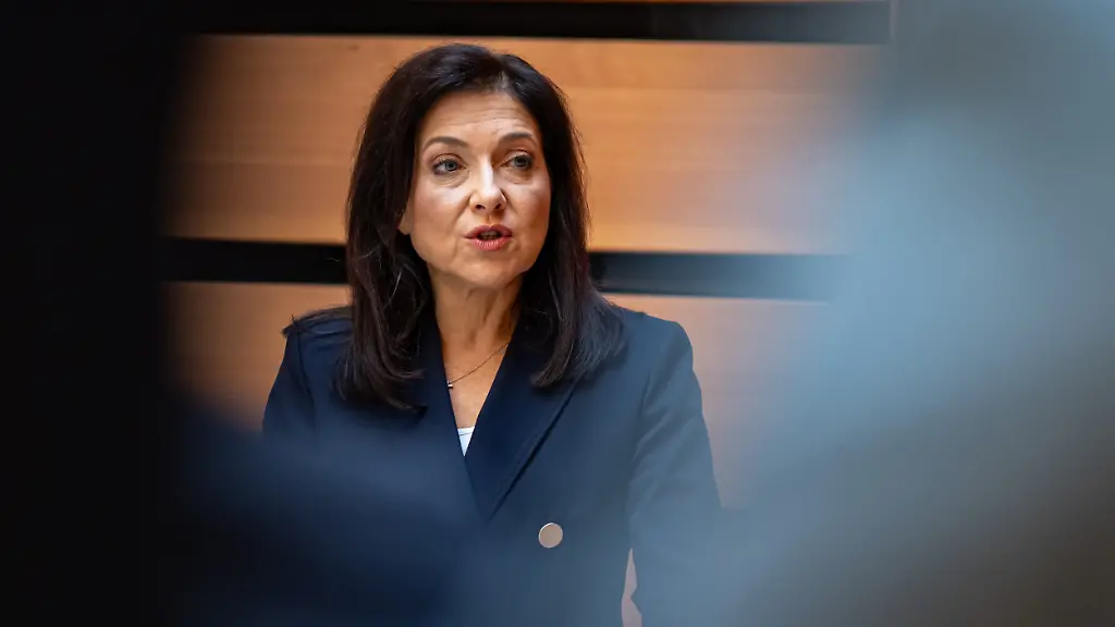 Linke zieht gegen Ministerium vor Gericht: Kritik an Reiche