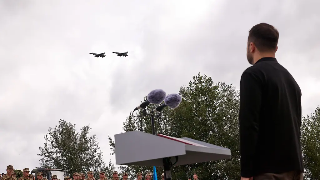Mangel an einsatzfähigen F-16-Kampfflugzeugen in der Ukraine