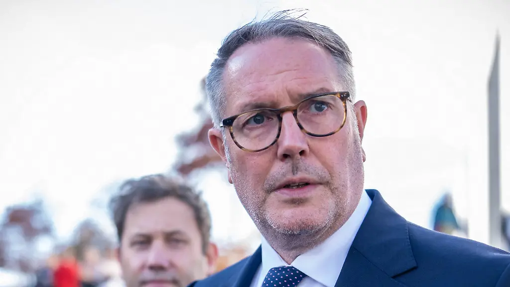Arbeitsminister Schweitzer fordert Einigung zur Rentenreform