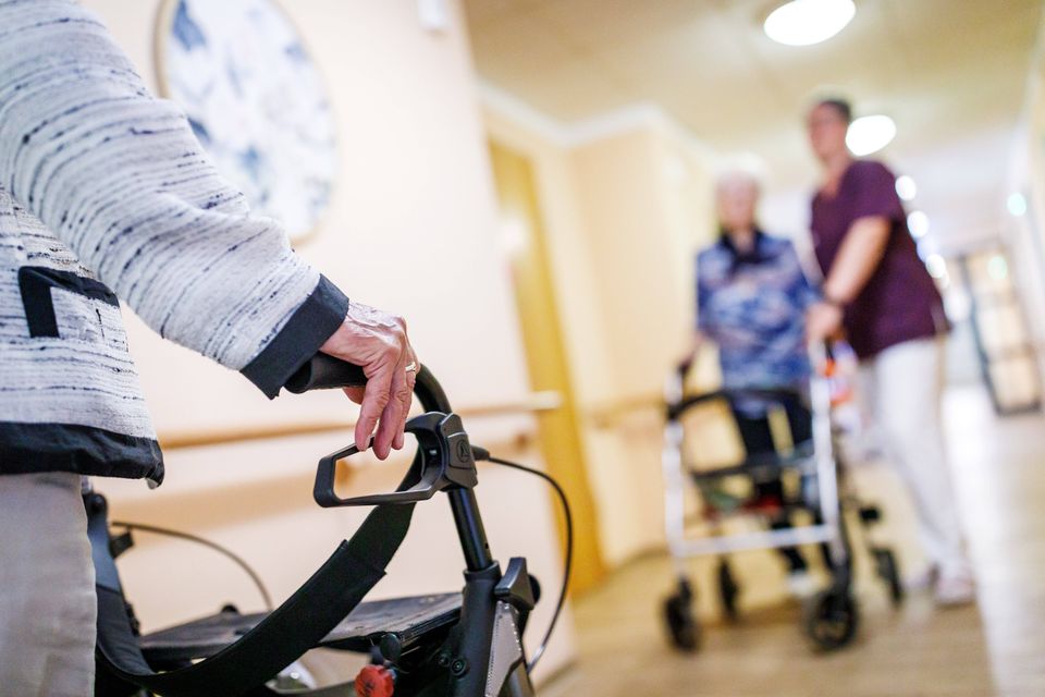 Löhne in der Langzeitpflege steigen weiter: Auswirkungen auf Pflegebedürftige