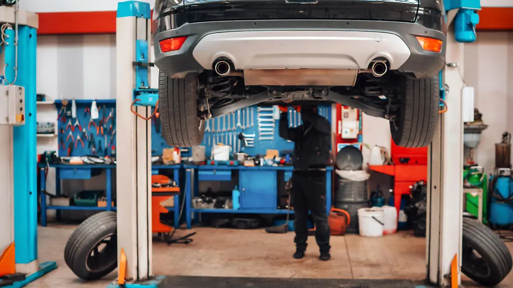 Versicherungsbranche fordert Reform: Kosten für Autoersatzteile steigen deutlich