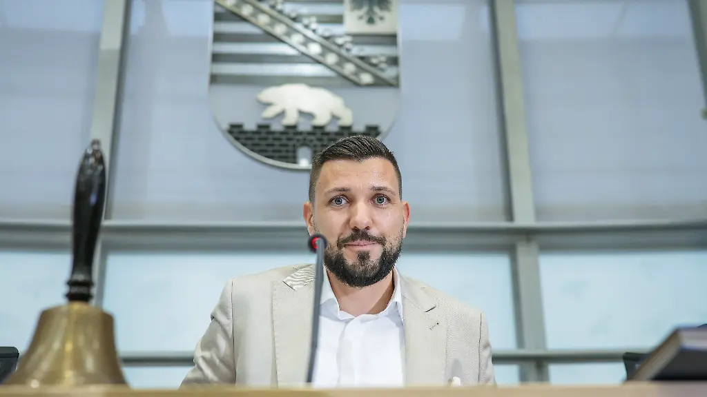 BMW zieht Dienstwagenangebot für AfD-Landtagspräsident Tobias Rausch zurück