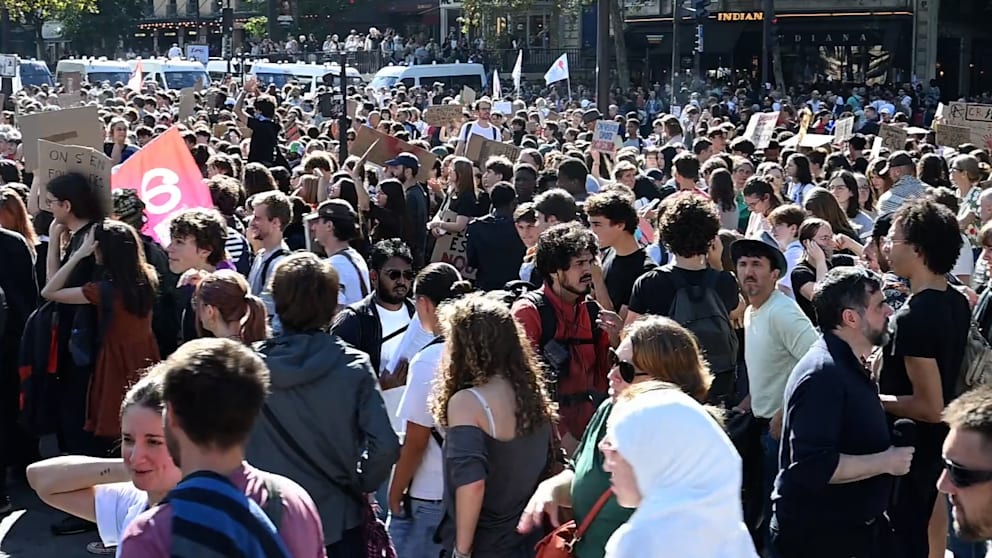 Brennende Barrikaden in Lyon: Eskalation der Bildungsproteste in Frankreich