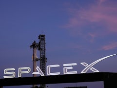 Fusion von Tesla und Space-X in Betracht gezogen