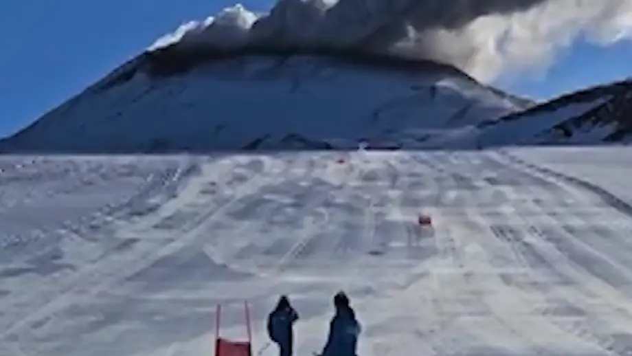 Italiens Skifahrer trainieren trotz Vulkanaktivität